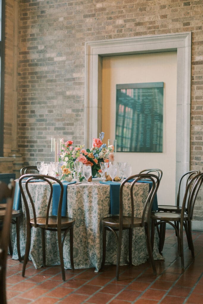 Classic Houston Wedding in the Julia Ideson Library