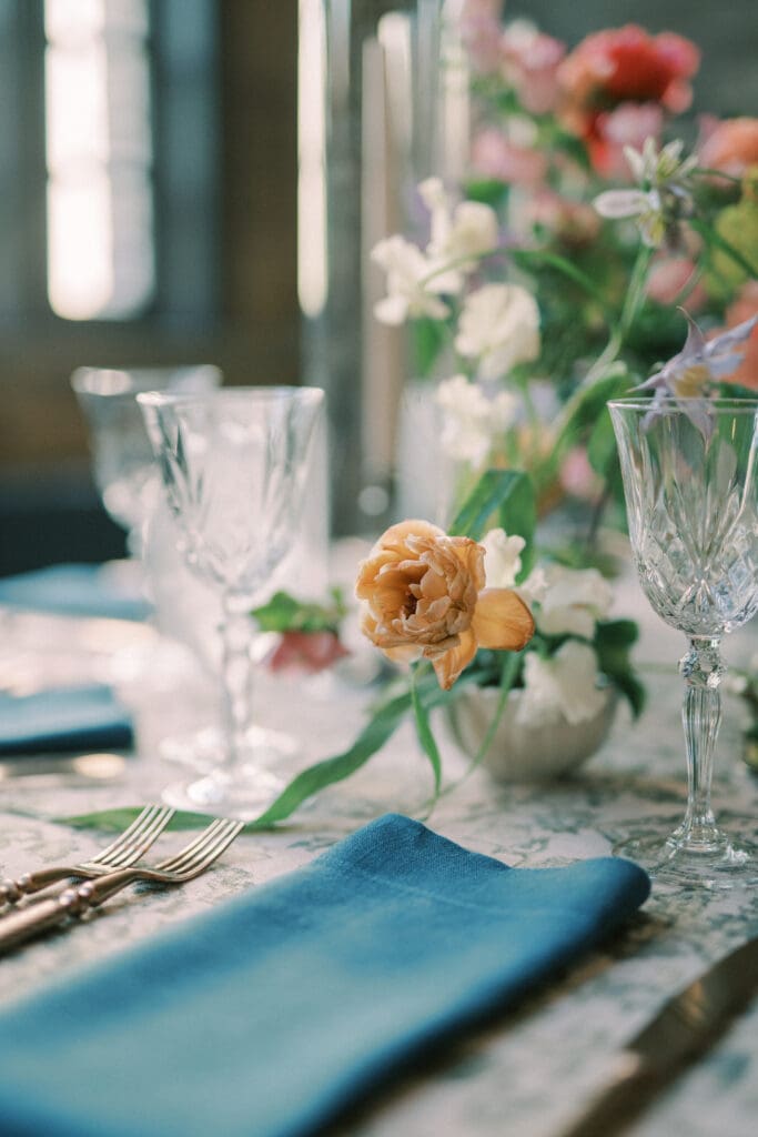 Classic Houston Wedding in the Julia Ideson Library