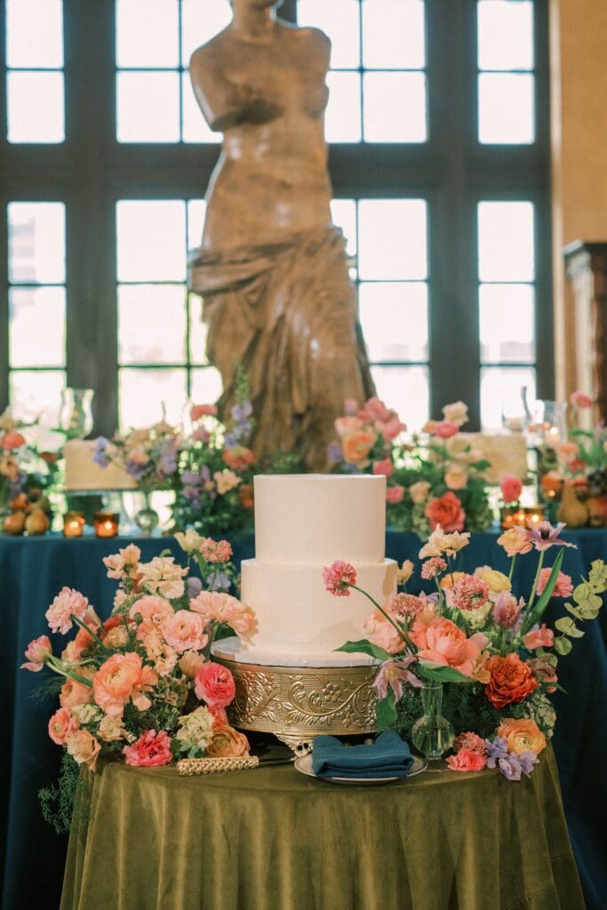 Classic Houston Wedding in the Julia Ideson Library